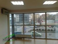 Se izdava prazen kancelariski prostor vo Skopje, Centar - Univerzalna Sala so povrshina od 85 m2.
 Ekstra: Klima, Sopstveno parno, Lift, Nova Zgrada, Alarm, Kamera, Izlog.
 Cena: 1000 EUR